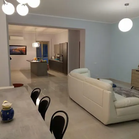 Casa Bella - 3 Baths - Walk To Ortigia Apartment