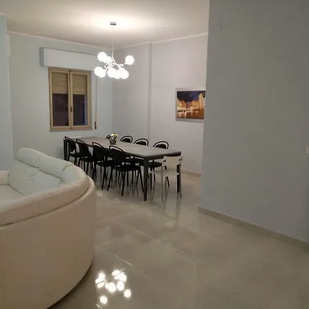 Casa Bella - 3 Baths - Walk To Ortigia