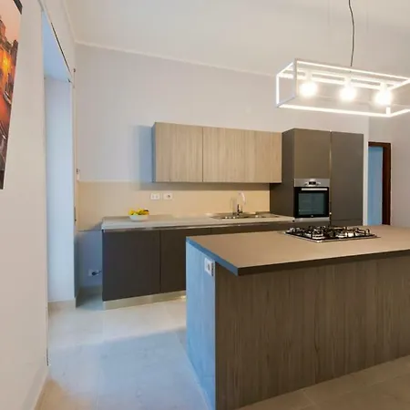 Casa Bella - 3 Baths - Walk To Ortigia Apartment *