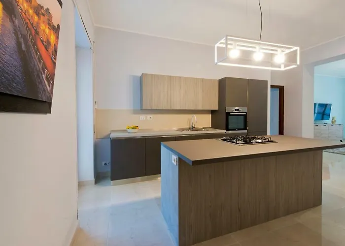 Casa Bella - 3 Baths - Walk To Ortigia Apartment *